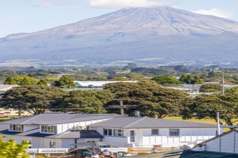 Photo of property in 82 Barrett Street, Westown, New Plymouth, 4310