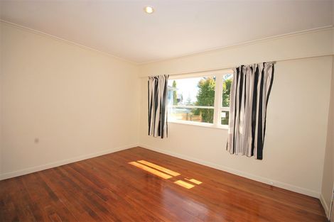 Photo of property in 1 Renata Crescent, Te Atatu Peninsula, Auckland, 0610