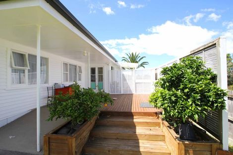Photo of property in 33 Park Road, Glenfield, Auckland, 0629