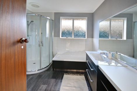 Photo of property in 13 Kent Place, Mosgiel, 9024