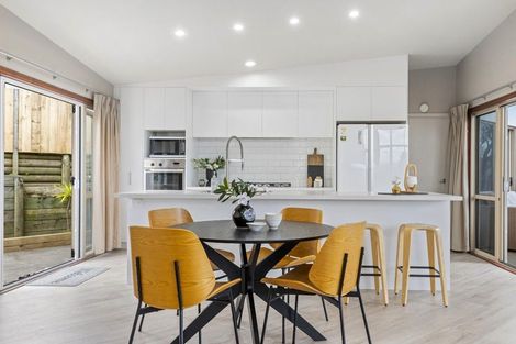 Photo of property in 14 Bell Common Close, Bethlehem, Tauranga, 3110