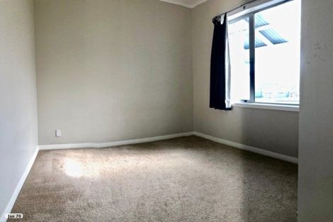 Photo of property in 18 Newington Road, Henderson, Auckland, 0612