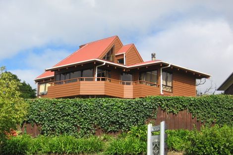 Photo of property in 4/60 West Coast Road, Glen Eden, Auckland, 0602