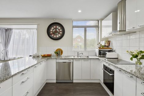 Photo of property in 15 Sawtell Place, Northcote, Christchurch, 8052