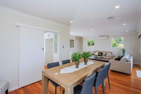 Photo of property in 3 Barker Rise, Northcross, Auckland, 0632