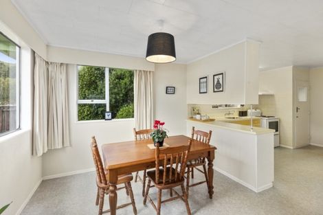 Photo of property in 5 George Street, Stokes Valley, Lower Hutt, 5019