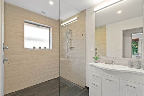 Photo of property in 1 Edgewater Lane, Halswell, Christchurch, 8025