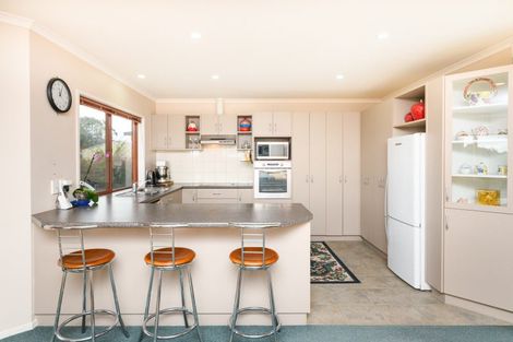 Photo of property in 12 Silkwood Place, Fitzherbert, Palmerston North, 4410