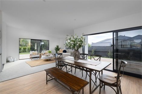 Photo of property in 2 Marsden Place, Hurworth, New Plymouth, 4310