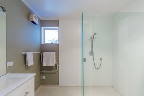 Photo of property in 11b Graham Grove, Waikanae, 5036