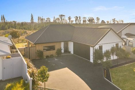 Photo of property in 33 Te Hurunui Drive, Pegasus, 7612