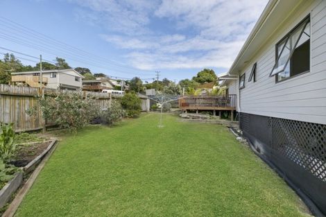 Photo of property in 22 Waiora Road, Stanmore Bay, Whangaparaoa, 0932
