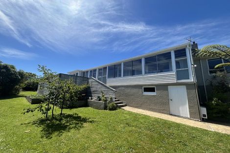 Photo of property in 21 Kereru Street, Waikanae, 5036