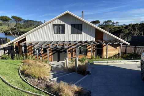 Photo of property in 10 Pekapeka Street, Raglan, 3225