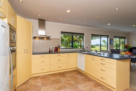 Photo of property in 381 Cove Road, Waipu, 0582