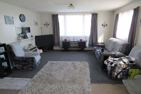 Photo of property in 12 Burns Street, Hawera, 4610