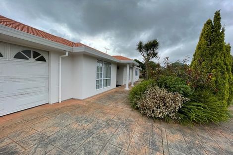Photo of property in 22 Bearing West Court, Paraparaumu, 5032