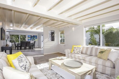 Photo of property in 364 Swanson Road, Ranui, Auckland, 0612