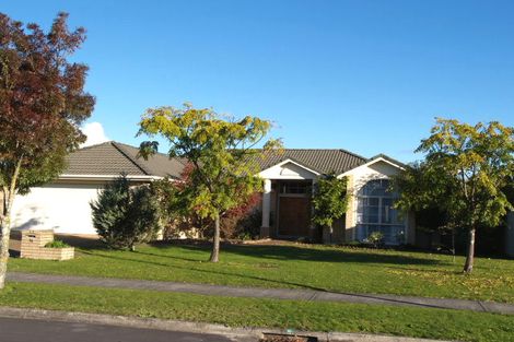 Photo of property in 16 Montecito Place, Golflands, Auckland, 2013
