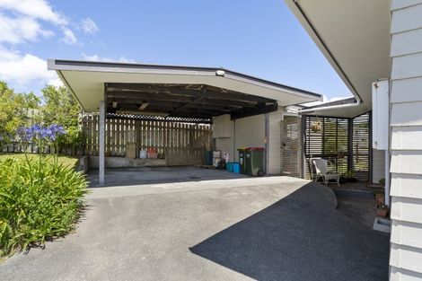 Photo of property in 24 Jasmine Grove, Maungaraki, Lower Hutt, 5010