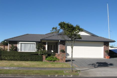 Photo of property in 20 Crannog Fen, Wattle Downs, Auckland, 2103