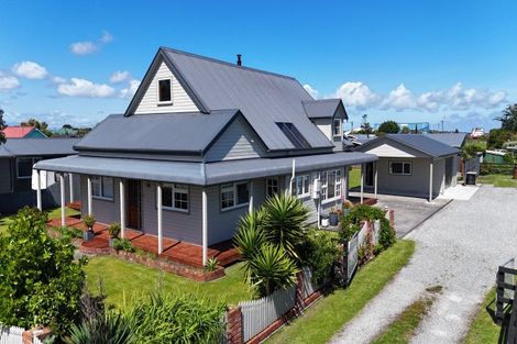 Photo of property in 6 Romilly Street, Westport, 7825