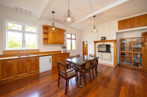Photo of property in 15 Wellington Street, Feilding, 4702