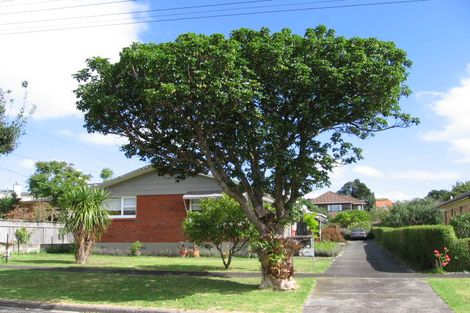 Photo of property in 1/10 Crete Avenue, Milford, Auckland, 0620