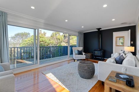 Photo of property in 16 Doris Gordon Crescent, Crofton Downs, Wellington, 6035