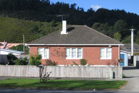 Photo of property in 1304 High Street, Taita, Lower Hutt, 5011