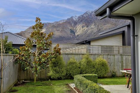 Photo of property in 4 Ward Street, Jacks Point, Queenstown, 9371