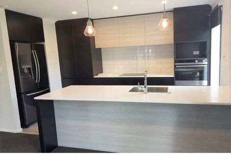 Photo of property in 1e Breakwater Way, Whitby, Porirua, 5024