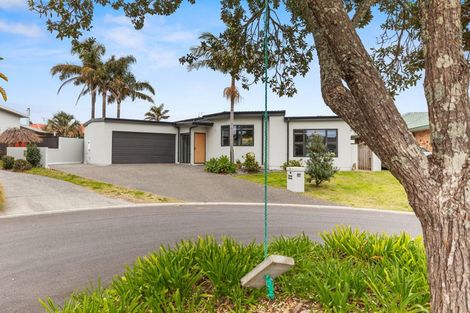 Photo of property in 10 Paua Cove, Papamoa Beach, Papamoa, 3118