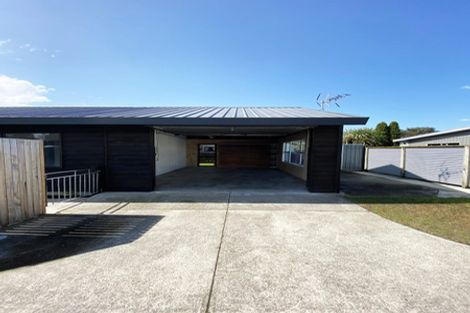 Photo of property in 3a Lyn Grove, Papamoa Beach, Papamoa, 3118