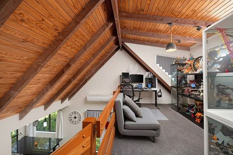 Photo of property in 2 Raelene Place, Massey, Auckland, 0614
