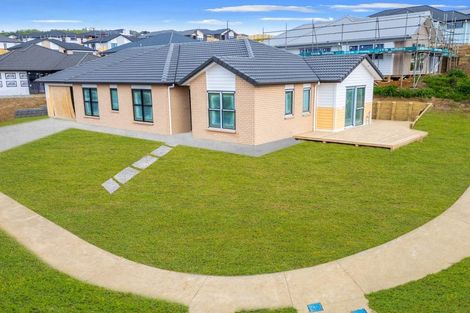 Photo of property in 16 Viv Green Place, Pokeno, 2402