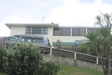 Photo of property in 9 Aramoana Place, Maupuia, Wellington, 6022