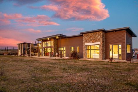 Photo of property in 309 Golden Road, Springvale, Alexandra, 9393