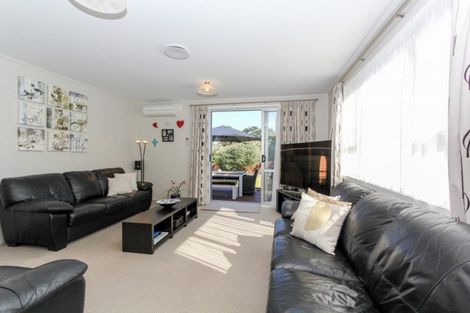 Photo of property in 4 Kelvin Place, Westown, New Plymouth, 4310