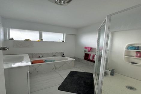 Photo of property in 3 Riverina Avenue, Pakuranga, Auckland, 2010