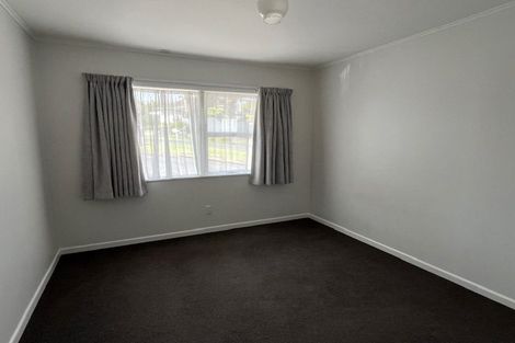 Photo of property in 11 Thomas Rea Place, Te Atatu South, Auckland, 0610