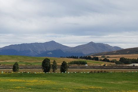 Photo of property in 26 Rannoch Drive, Jacks Point, Queenstown, 9371