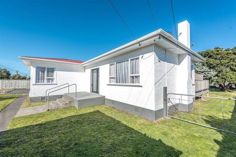Photo of property in 33 Hood Street, Castlecliff, Whanganui, 4501