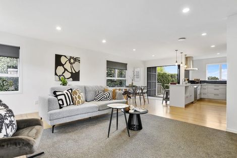 Photo of property in 160 Ennis Avenue, Pakuranga Heights, Auckland, 2010