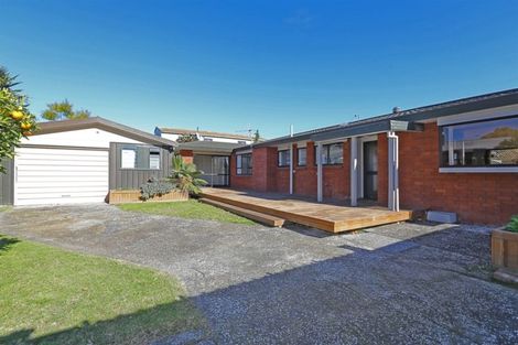 Photo of property in 77 Avondale Road, Taradale, Napier, 4112