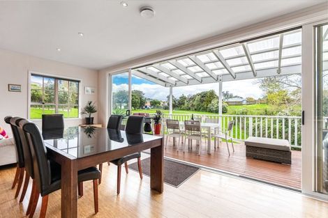 Photo of property in 23 Hanlon Crescent, Narrow Neck, Auckland, 0624