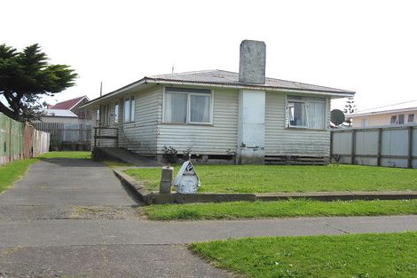 Photo of property in 23 Raupo Street, Castlecliff, Whanganui, 4501