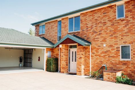 Photo of property in 64 Willowview Drive, Redwood, Christchurch, 8051