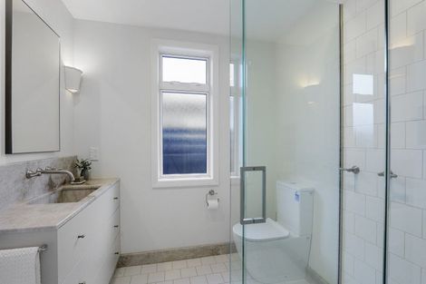 Photo of property in 17 Searells Road, Strowan, Christchurch, 8052