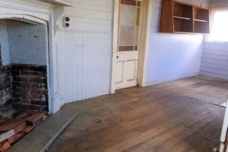 Photo of property in 30 Burns Street, Dannevirke, 4930